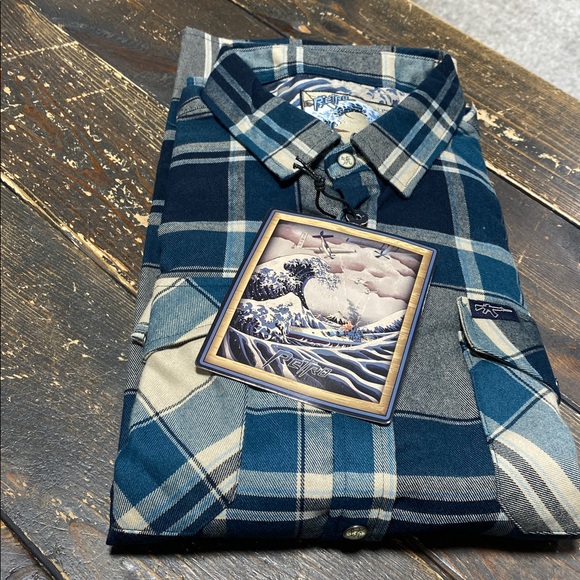 The Great Wave Button Down And Flannel Shirt - Size 2XL - Picture 6 of 6